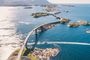Kristiansund: A Estrada do Atlântico e a Vila Pesqueira de Bud