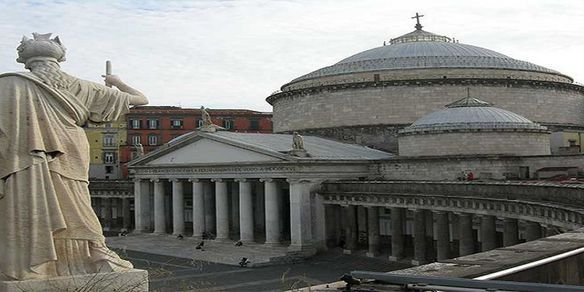 Napoles Walking Tour